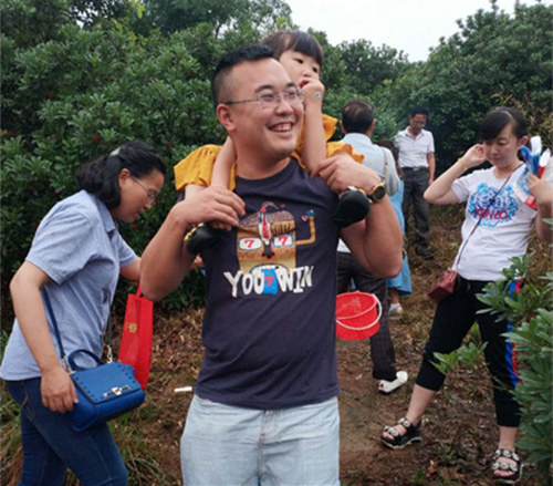 1545187215435432.jpg 說明: 呂洪炳